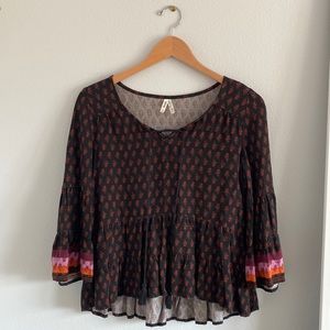 Mudd, size small, bell sleeved top